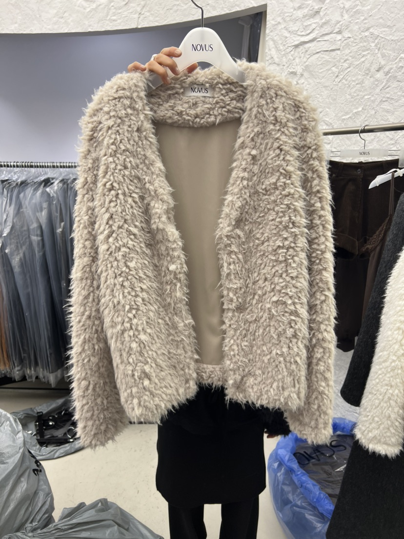 NOVUS東大門代購女裝新品真品推薦人氣時尚休閑短款大衣毛絨NOVUS短款大衣圖色2
