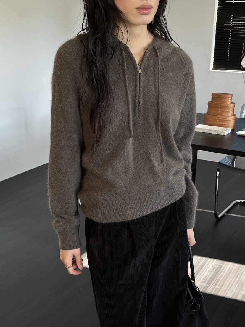 LE VASE東大門實拍女士新品時尚真品熱賣針織衫浣熊連帽LE VASE針織衫