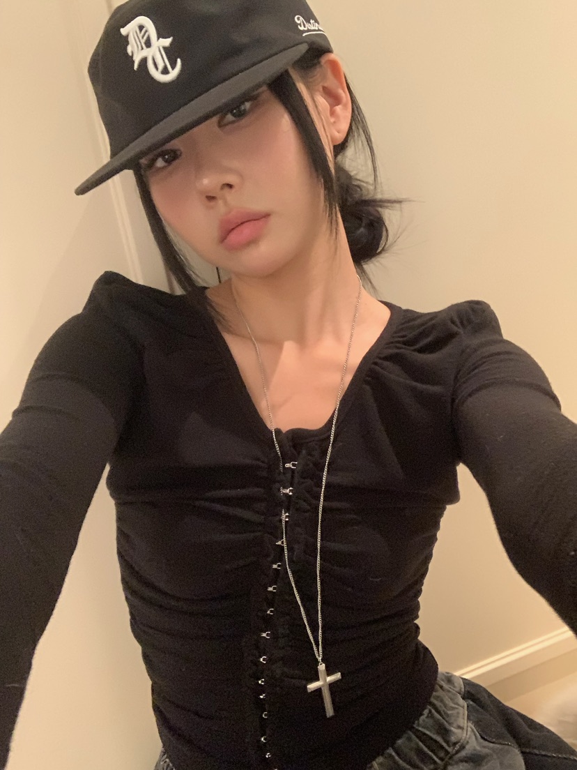 BADCALM東大門實拍女士新款熱賣人氣休閑長袖T恤不含褶皺BADCALM長袖T恤