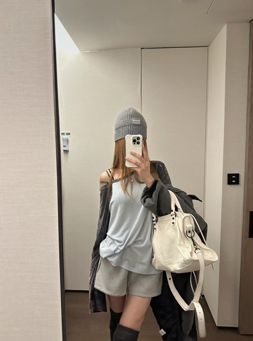 ZEROZERO東大門直郵女裝新品人氣推薦時尚熱賣休閑長袖T恤ZEROZERO長袖T恤圖色1