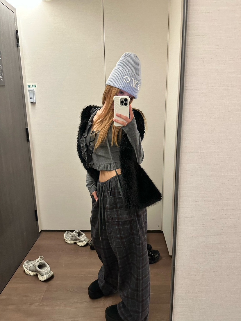 ZEROZERO東大門直郵女士新款熱賣真品套裝荷葉邊保暖開衫ZEROZERO套裝