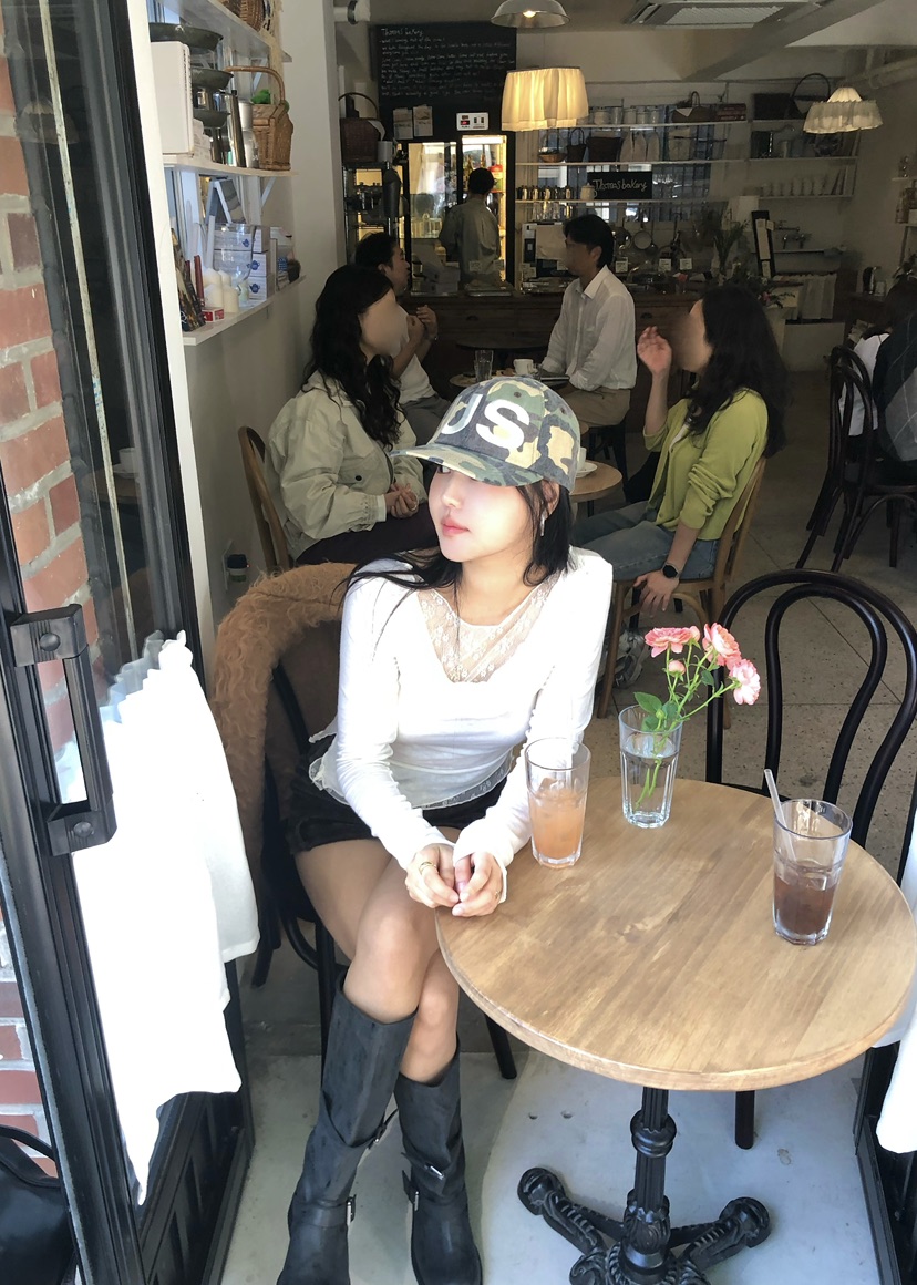 OUPPT東大門實拍女裝新款休閑時尚推薦熱賣真品長袖T恤蕾絲OUPPT長袖T恤