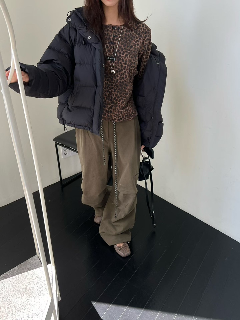 SPECIAL韓國代購女裝新款人氣休閑時尚推薦長袖T恤豹紋紐扣SPECIAL長袖T恤