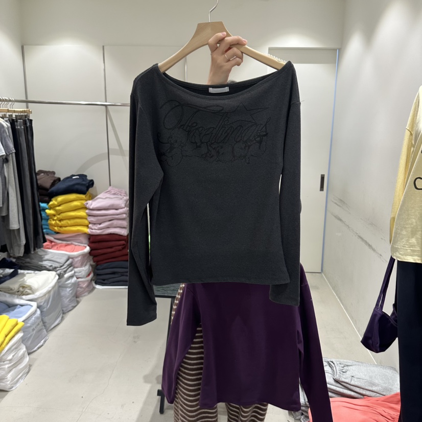 MMOO/GLORY韓國直郵女裝新款熱賣推薦真品人氣長袖T恤露肩MMOO/GLORY長袖T恤圖色2