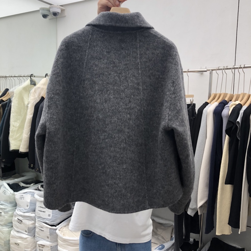 MOI-A韓國直郵女裝新品推薦熱賣時尚真品人氣短款大衣口袋MOI-A短款大衣