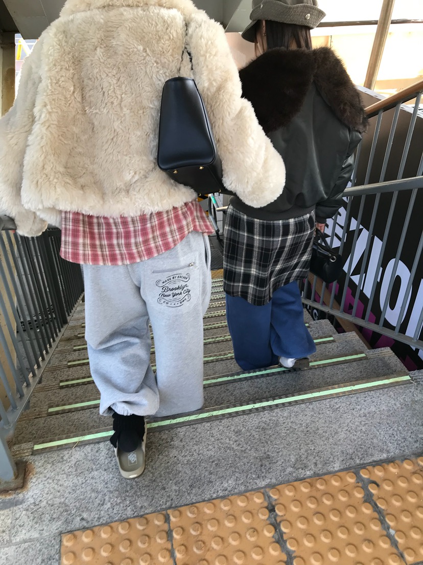 ESCHER東大門代購女裝新品真品職業推薦熱賣休閑短款大衣ESCHER短款大衣