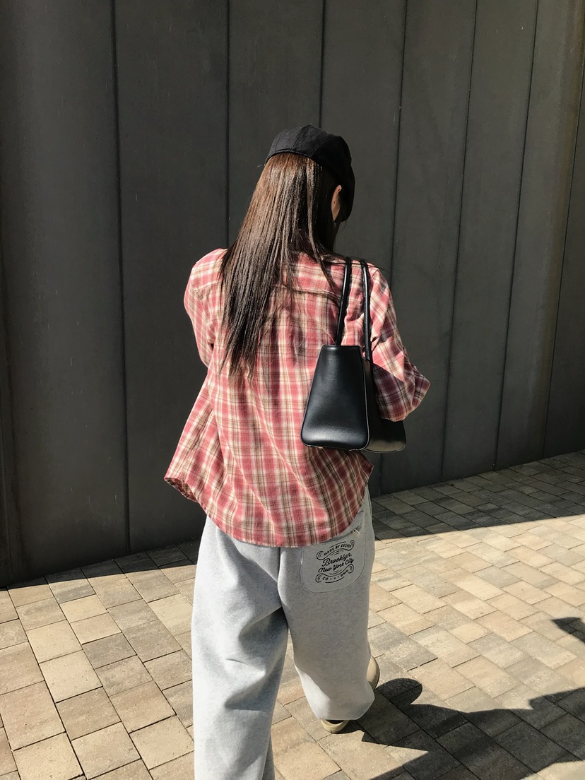 ESCHER韓國代購女士新款熱賣推薦人氣休閑時尚襯衫蕾絲衫ESCHER襯衫/蕾絲衫