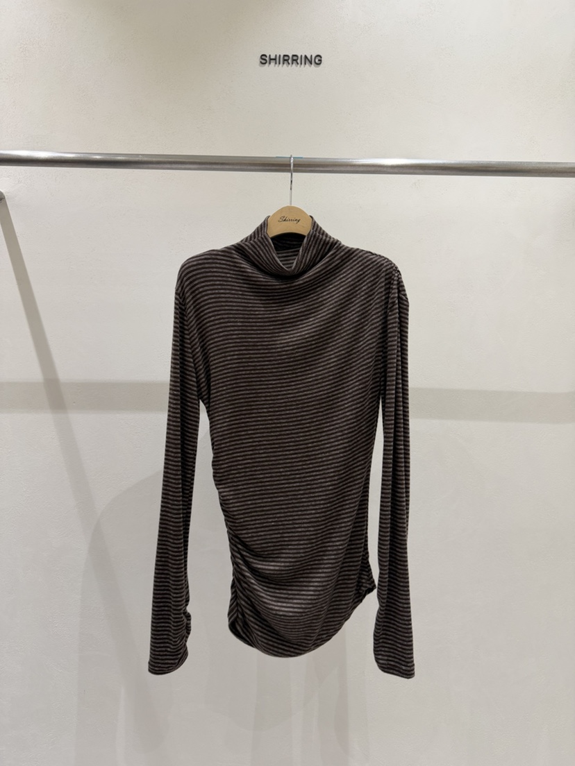 SHIRRING韓國直郵女裝新款熱賣時尚真品長袖T恤不對稱高領SHIRRING長袖T恤圖色1