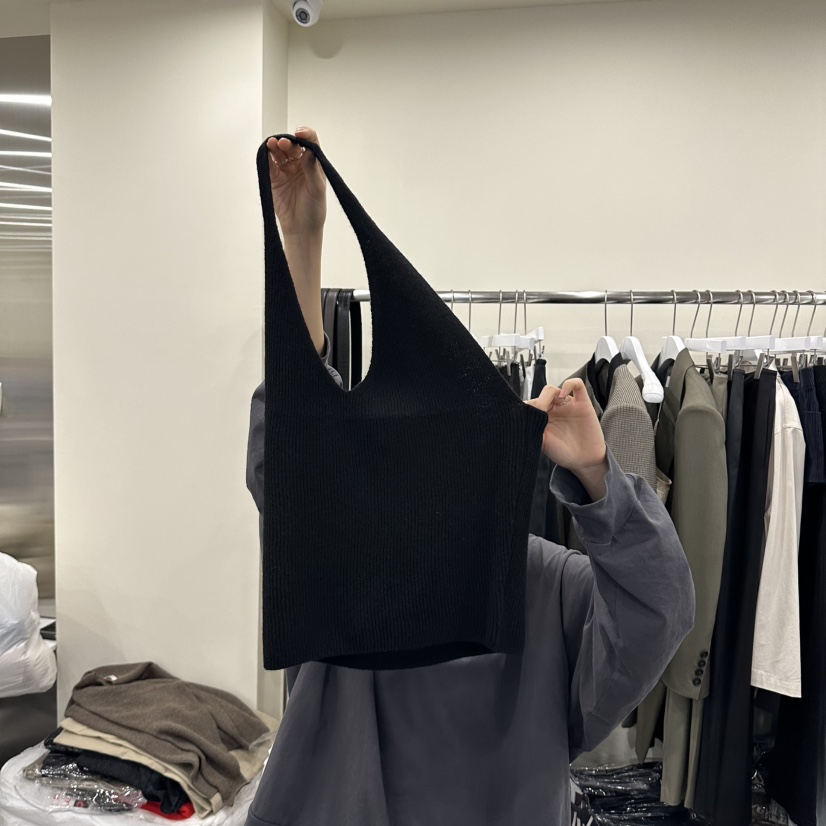 OUTFIT/SOAP AMD WATER東大門代購女士新款人氣吊帶背心OUTFIT/SOAP AMD WATER吊帶/背心圖色2黑色