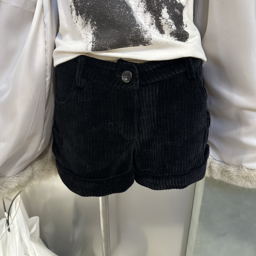 NOTHING MORE東大門代購女裝新品真品熱賣職業人氣短褲工裝NOTHING MORE短褲圖色1黑色