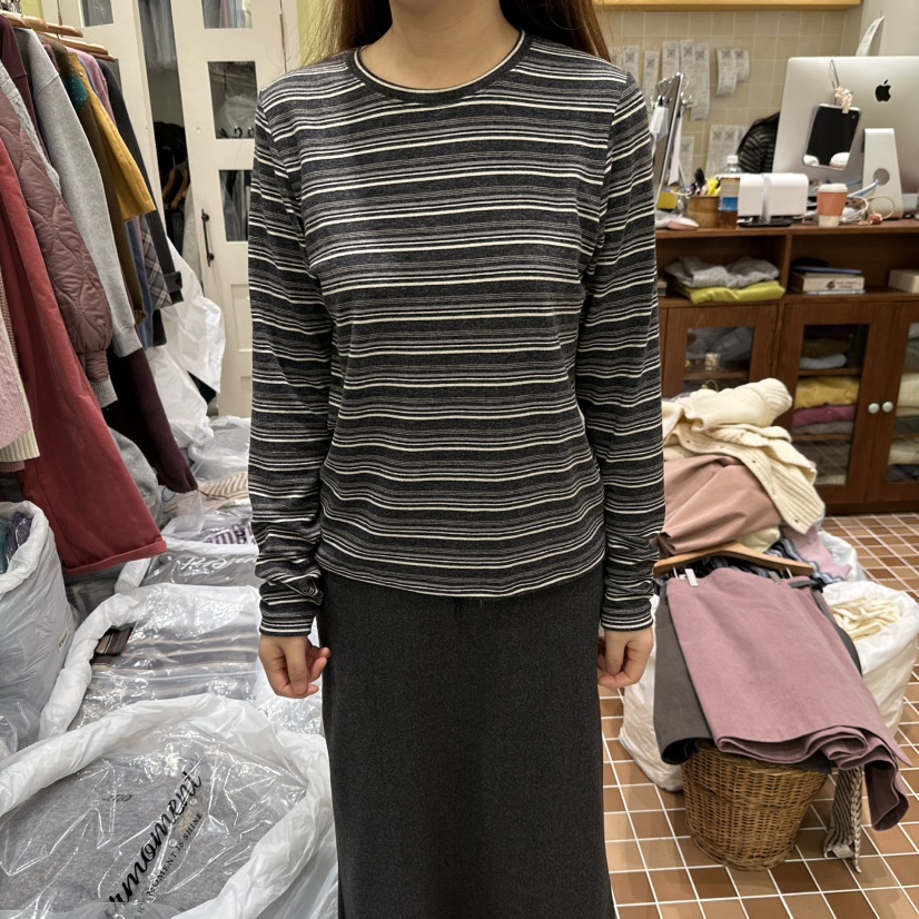 OURMOMENT東大門實拍女裝新款休閑推薦人氣時尚真品長袖T恤OURMOMENT長袖T恤圖色3黑色