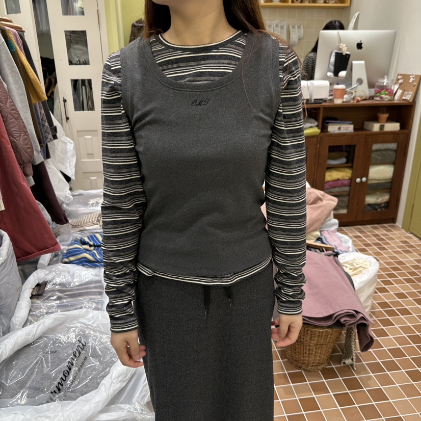 OURMOMENT東大門直郵女裝新品真品人氣吊帶背心不含內搭羅紋OURMOMENT吊帶/背心圖色3