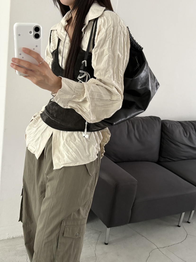 Verbena韓國直郵女裝新款推薦熱賣時尚真品襯衫蕾絲衫皺紋Verbena襯衫/蕾絲衫