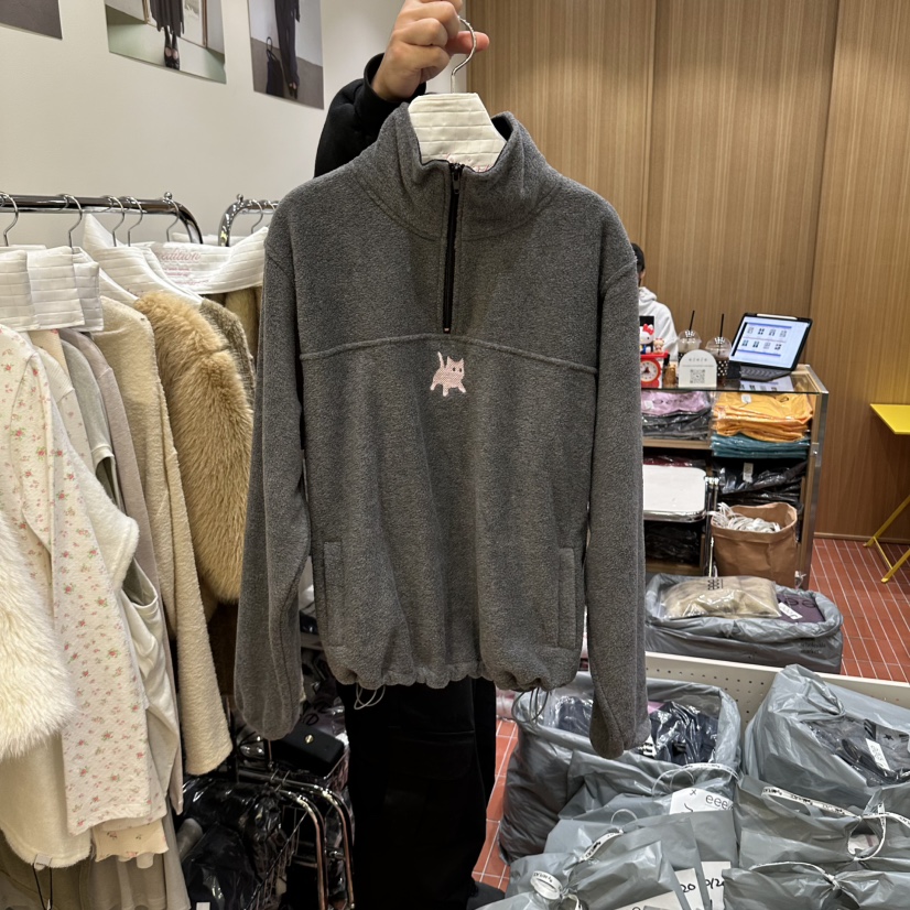 EEE東大門直郵女裝新款真品時尚熱賣休閑推薦衛衣加絨抓絨EEE衛衣圖色1