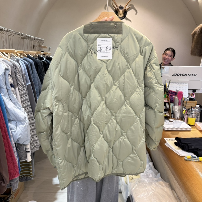 BLACKFRIDAY韓國代購女士新品人氣短款羽絨服黑色絎縫鴨絨BLACK FRIDAY短款羽絨服