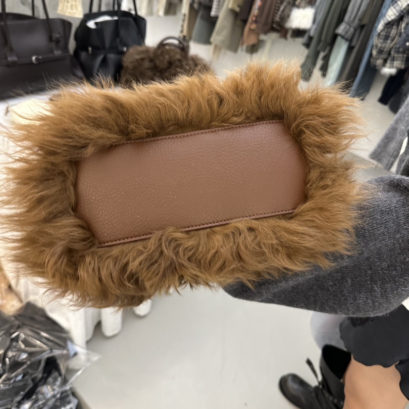 R U VAULT東大門實拍女裝新品熱賣推薦時尚真品人氣手提包R U VAULT手提包