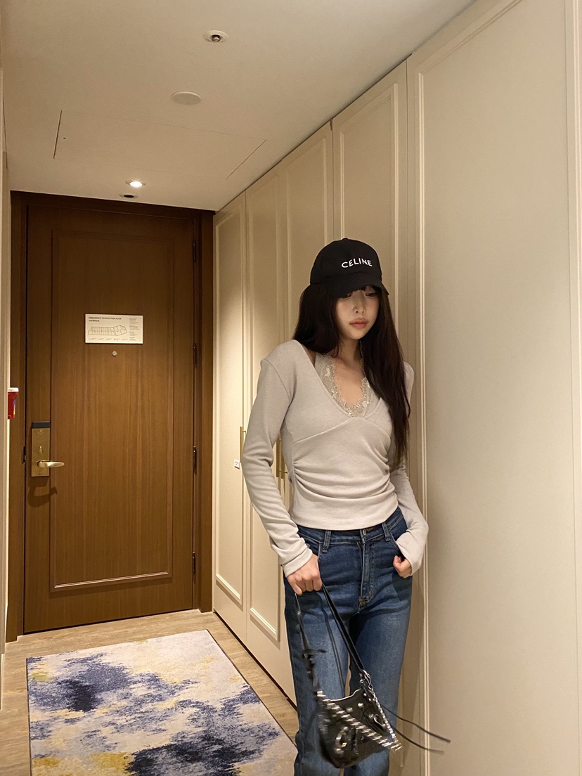 FOUREIGHT東大門實拍女裝新品真品推薦時尚人氣休閑長袖T恤FOUR EIGHT長袖T恤