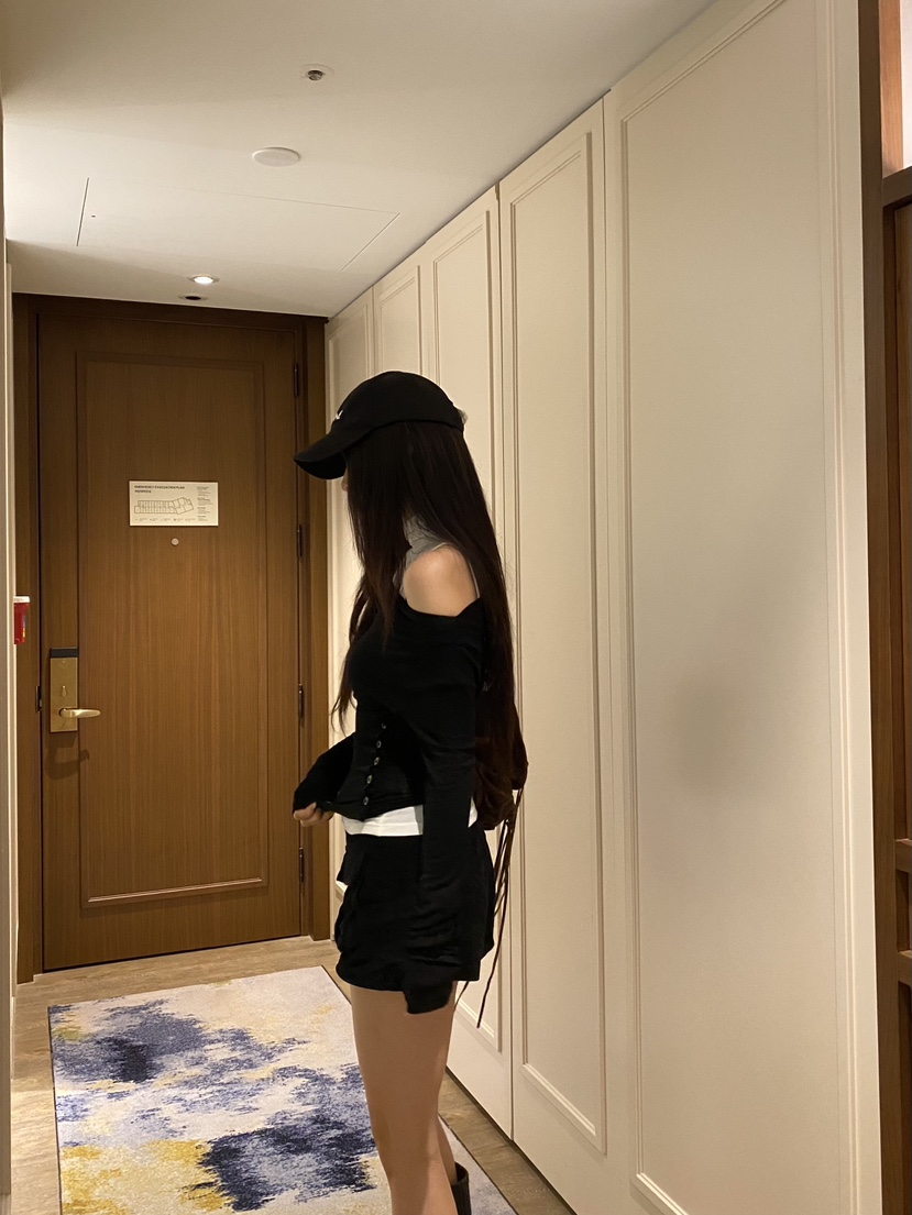 FOUREIGHT東大門實拍女士新品人氣推薦休閑時尚真品長袖T恤FOUR EIGHT長袖T恤