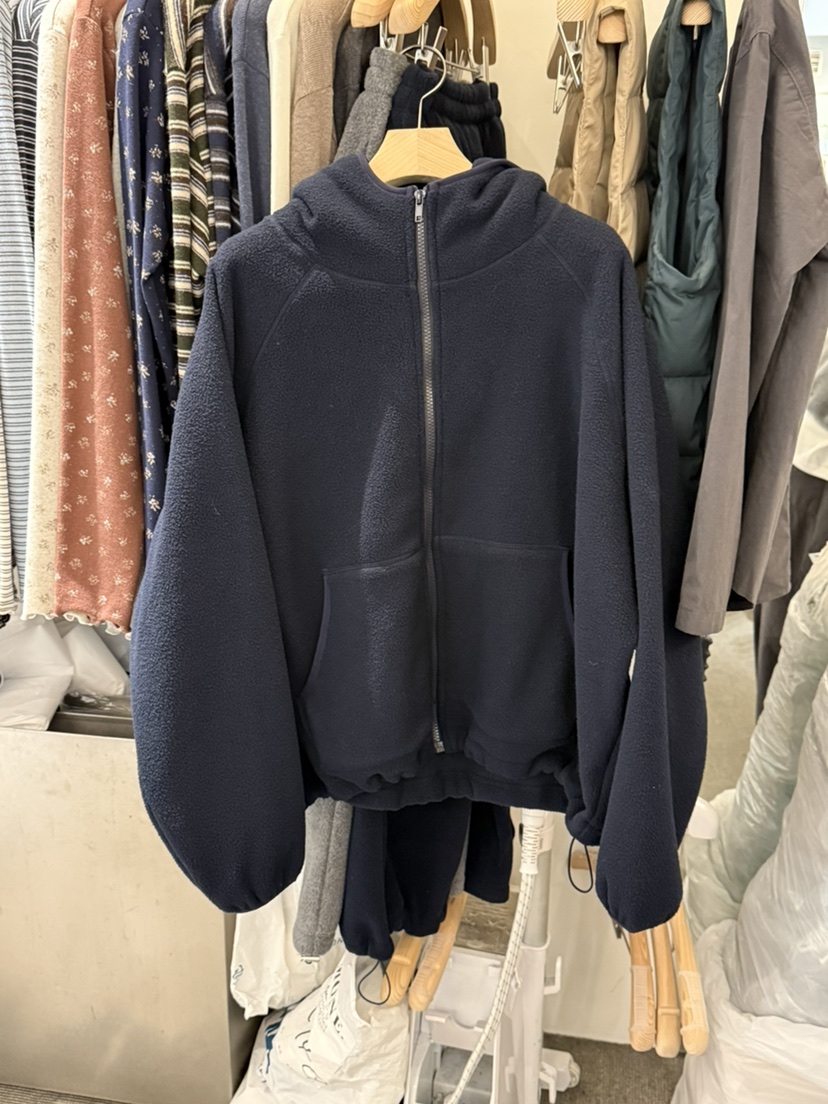 MONE-A東大門實拍女裝新品真品時尚休閑推薦人氣熱賣衛衣MONE-A衛衣圖色2