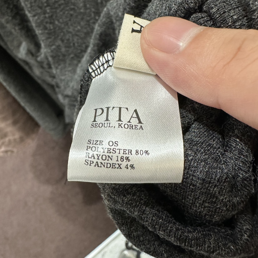 PITA/THEVERLIN東大門直郵女裝新品熱賣長袖T恤露肩連帽PITA/THEVERLIN長袖T恤