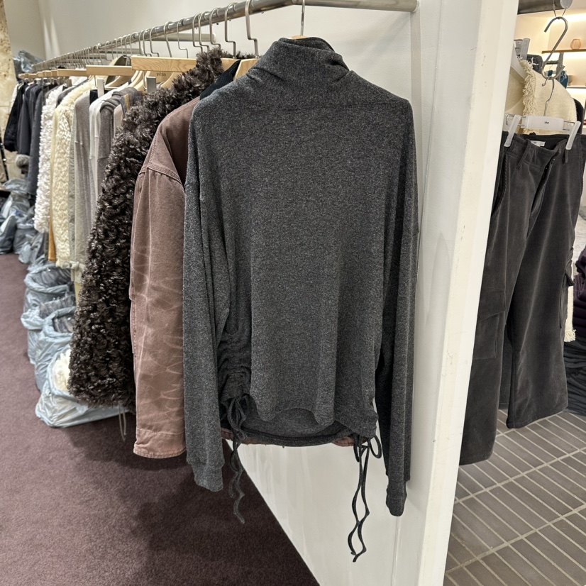 PITA/THEVERLIN東大門直郵女裝新品熱賣長袖T恤露肩連帽PITA/THEVERLIN長袖T恤圖色2