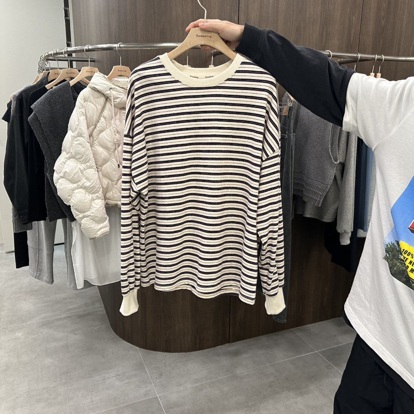 URBANSTORY/REMAKING東大門實拍女裝新款時尚推薦長袖T恤Remaking/URBANSTORY長袖T恤圖色1