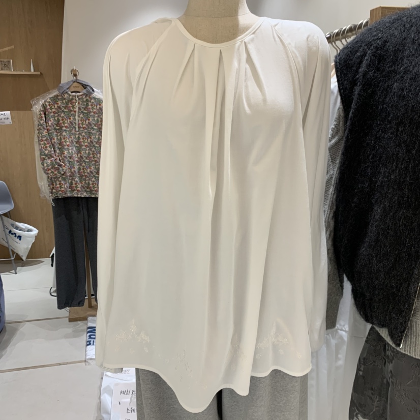HOWFF東大門實拍女裝新品人氣時尚真品襯衫蕾絲衫刺繡蕾絲HOWFF襯衫/蕾絲衫