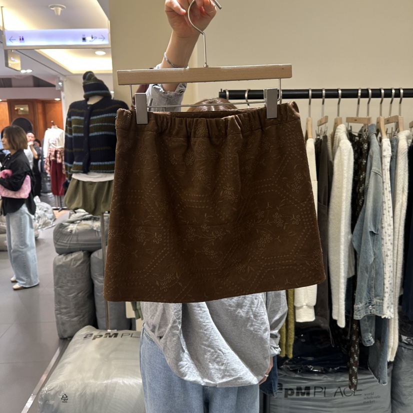 BALANCE韓國代購女裝新款推薦真品時尚休閑熱賣裙褲刺繡絨BALANCE裙褲