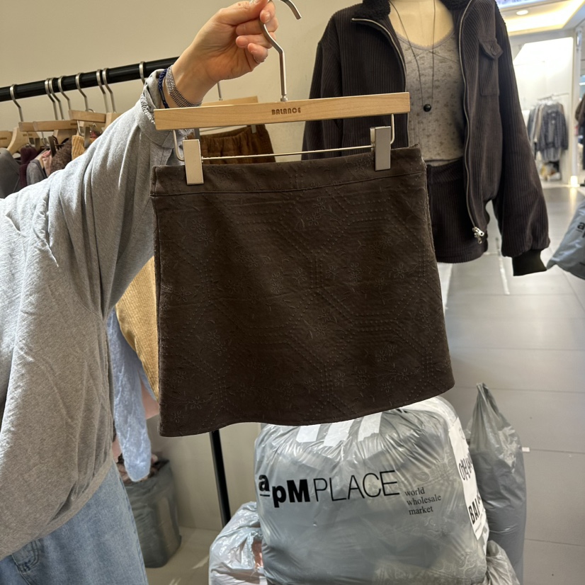 BALANCE韓國代購女裝新款推薦真品時尚休閑熱賣裙褲刺繡絨BALANCE裙褲圖色2