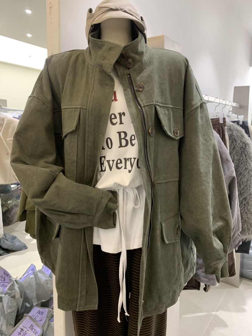 EYEL東大門代購26秋冬寬松立領工裝夾克口袋立領刺繡落肩寬松EYEL夾克圖色1