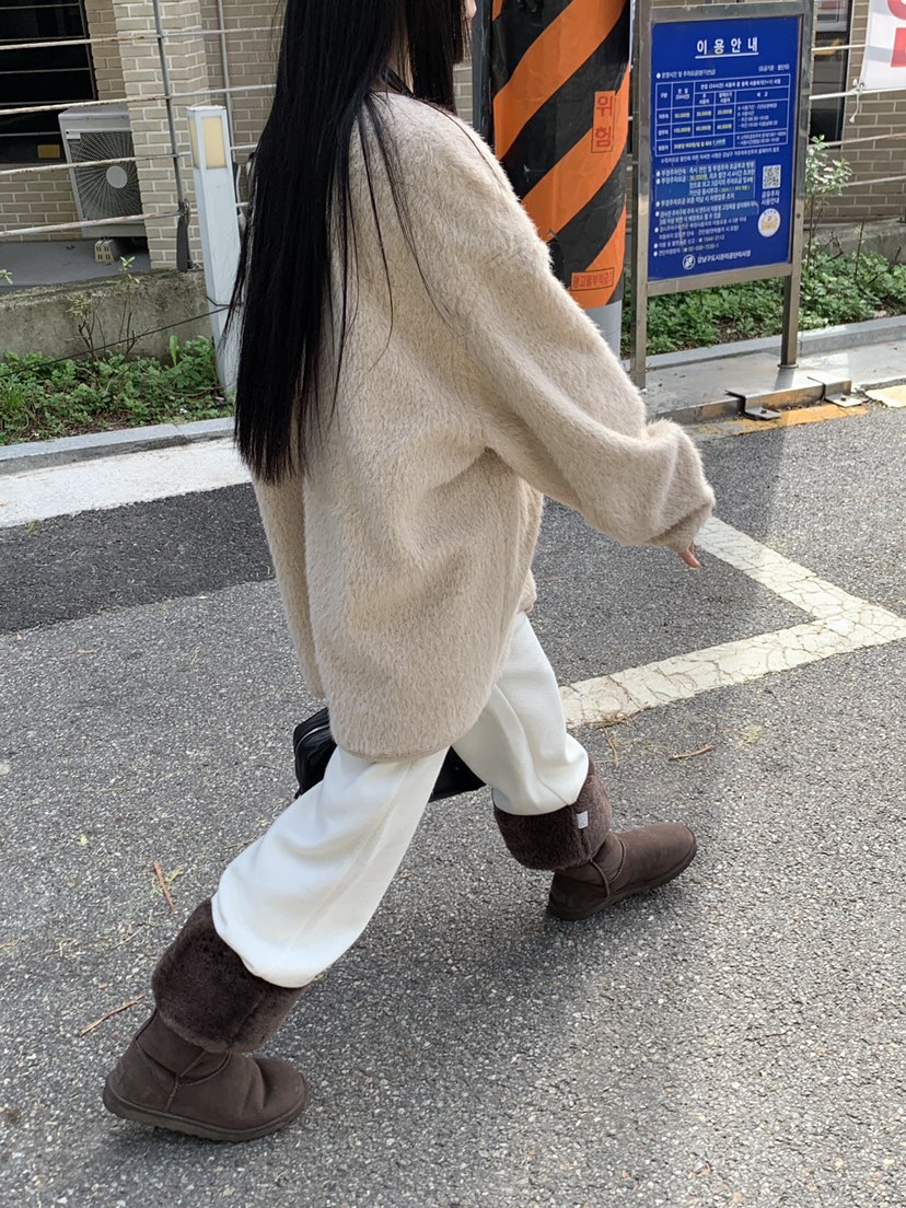 LO GARDEN韓國代購26秋冬V領毛絨開衫 溫柔松弛風V領落肩LO GARDEN開衫