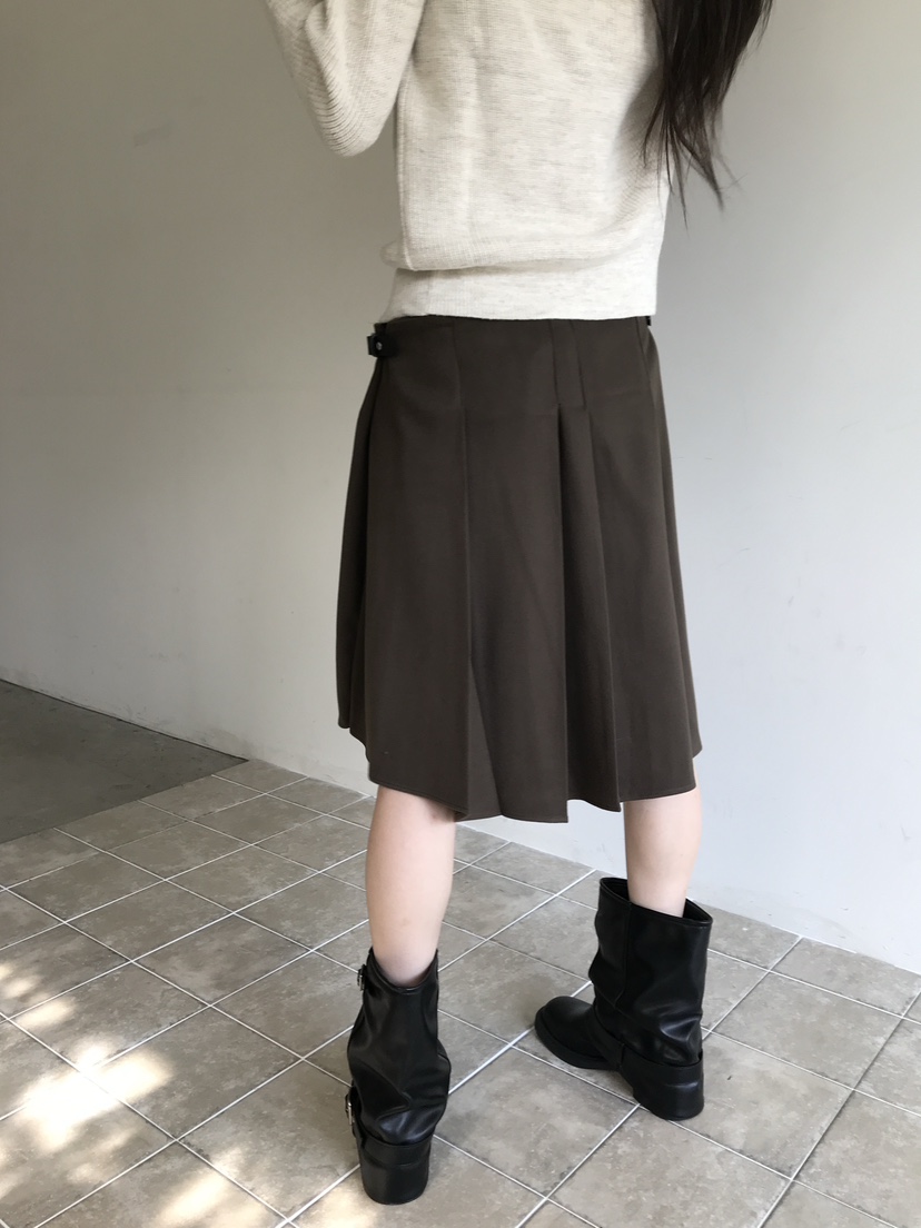 ENHANCE/HOPESMORE東大門代購26秋冬褶飾帶扣中裙半身裙中短裙ENHANCE/HOPESMORE半身裙/中短裙
