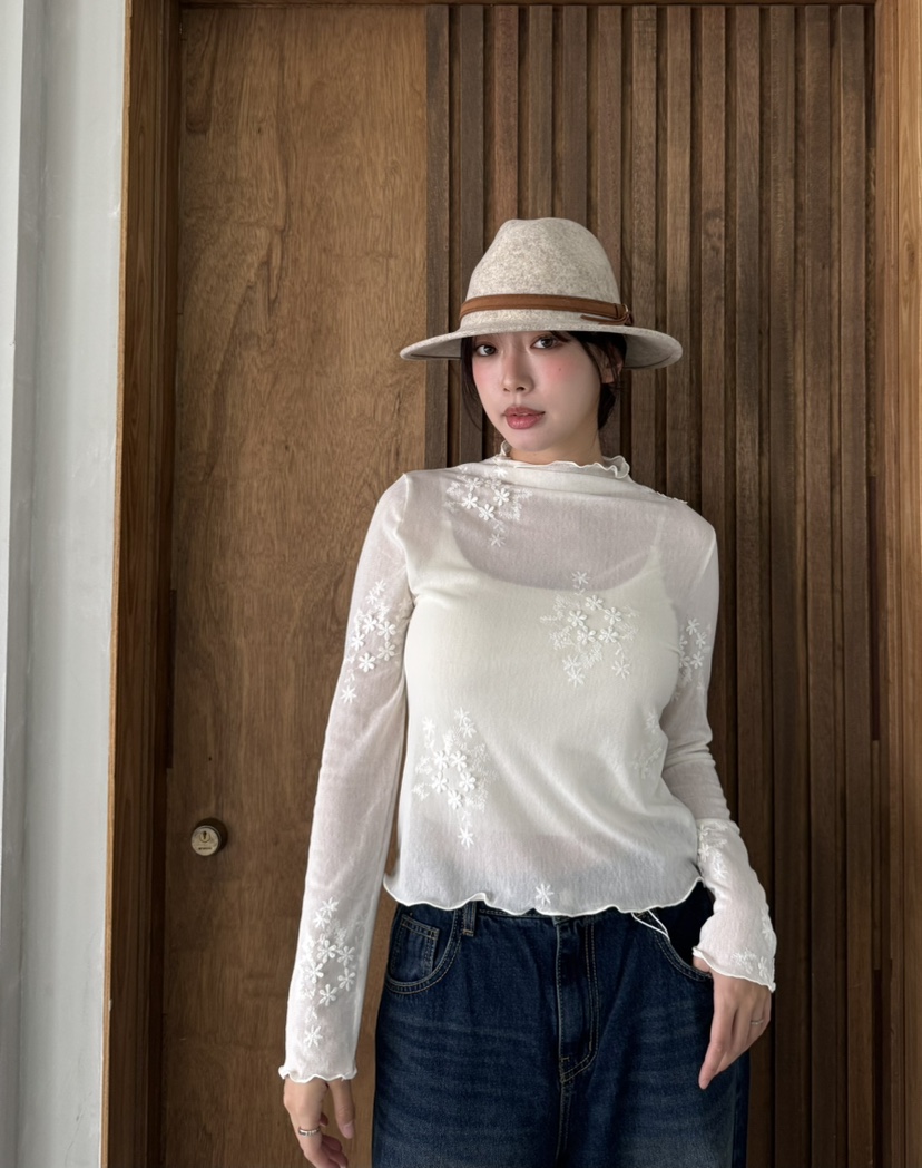 MARIGOLD韓國直郵26秋冬刺繡網紗打底衫長袖T恤木耳邊網眼刺繡MARIGOLD長袖T恤