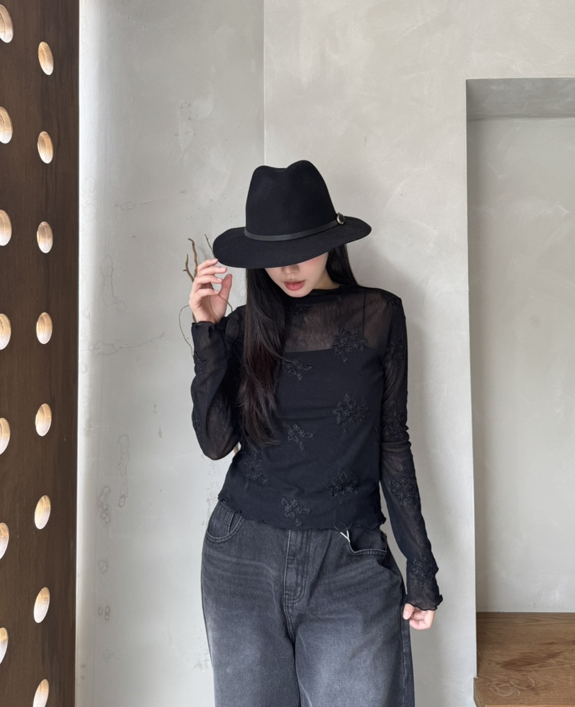 MARIGOLD韓國直郵26秋冬刺繡網紗打底衫長袖T恤木耳邊網眼刺繡MARIGOLD長袖T恤