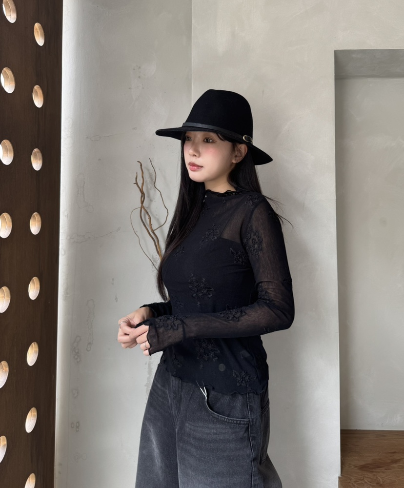MARIGOLD韓國直郵26秋冬刺繡網紗打底衫長袖T恤木耳邊網眼刺繡MARIGOLD長袖T恤