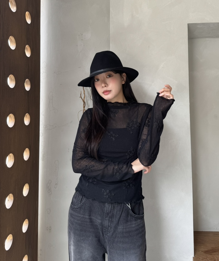 MARIGOLD韓國直郵26秋冬刺繡網紗打底衫長袖T恤木耳邊網眼刺繡MARIGOLD長袖T恤