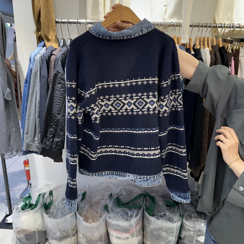 BIKINI韓國代購26秋季牛仔拼接費爾島針織開衫針織羅紋刺繡花BIKINI開衫