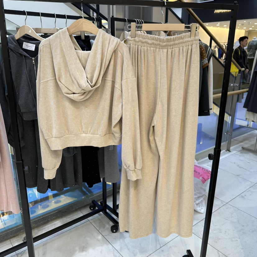 HOT PLACE/DREAM GIRIS/HOT ISSUE東大門代購26秋冬連帽短款衛HOT PLACE/DREAM GIRIS/HOT ISSUE套裝