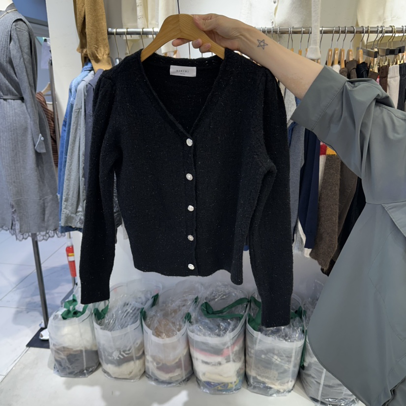 BIKINI東大門代購26秋季V領泡泡袖針織開衫泡泡袖V領珍珠紐扣BIKINI開衫圖色2