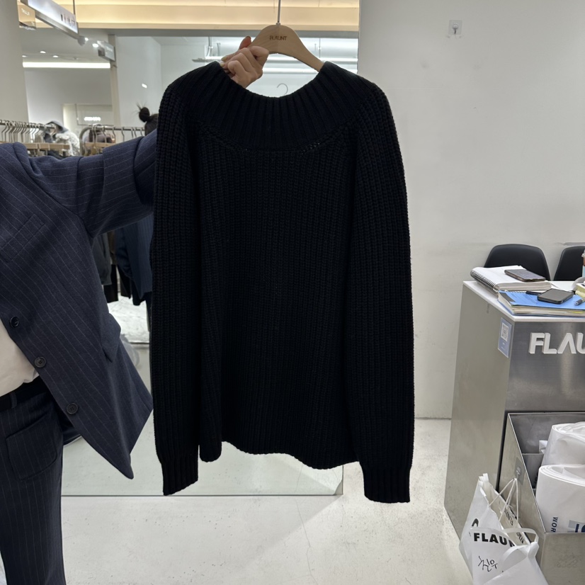 FLAUNT東大門直郵26秋冬深U領粗織羊毛毛衣落肩FLAUNT毛衣圖色4黑色