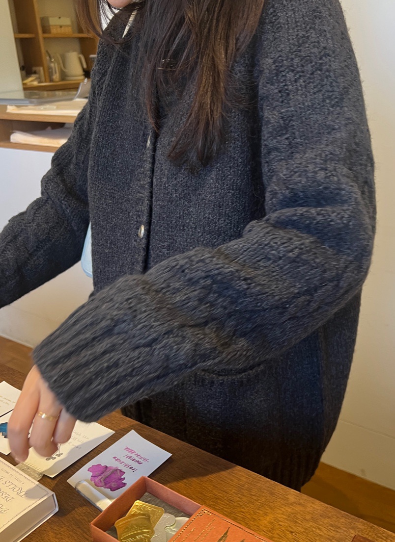THE EYL韓國代購26秋季圓領絞花針織開衫插肩袖羊駝圓領THE EYL開衫