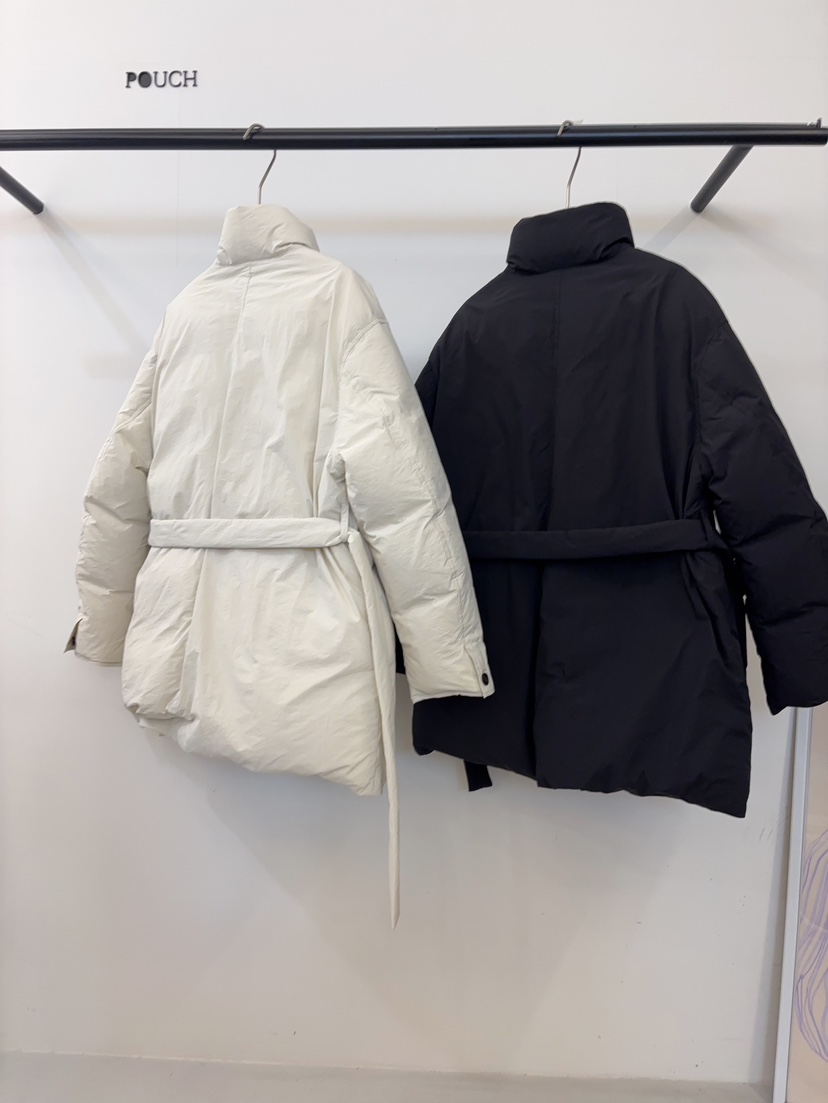 POUCH東大門實拍26秋季收腰立領短款羽絨服含腰帶立羽絨含腰帶POUCH短款羽絨服
