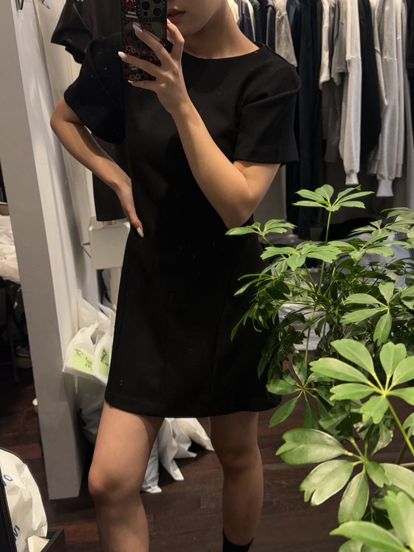 KIFF SEOUL東大門代購26秋冬花苞袖收腰短連衣裙圓領KIFF SEOUL連衣裙