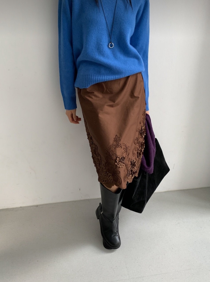 ARTE STUDIO東大門代購26秋季刺繡花飾中長裙半身裙中短裙刺繡ARTE STUDIO半身裙/中短裙