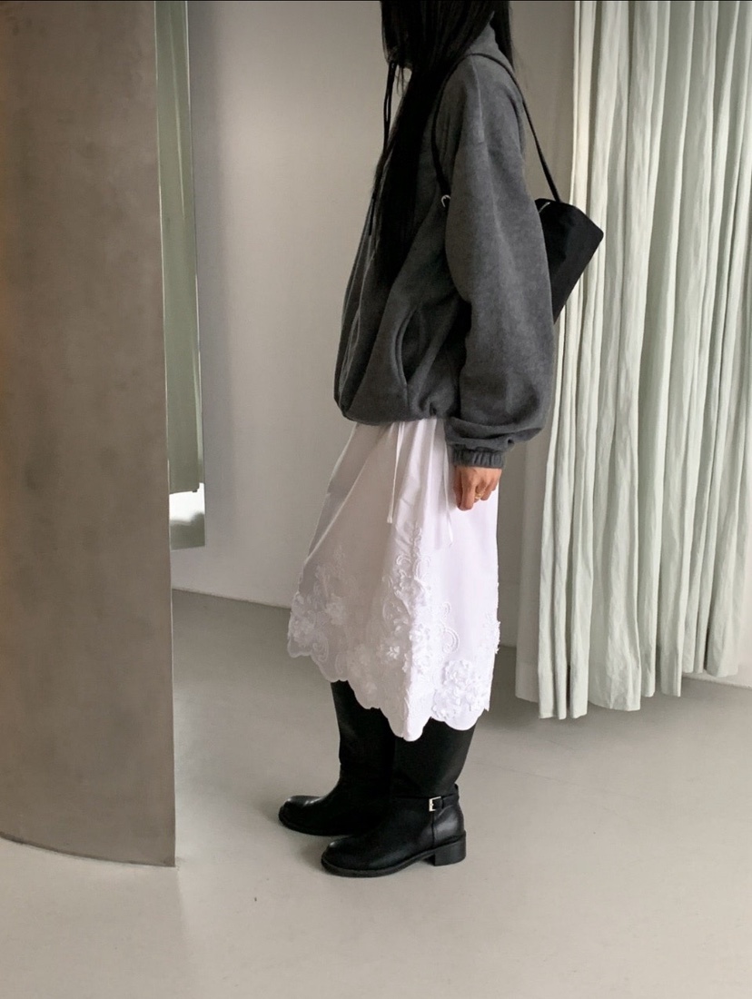 ARTE STUDIO東大門代購26秋季刺繡花飾中長裙半身裙中短裙刺繡ARTE STUDIO半身裙/中短裙
