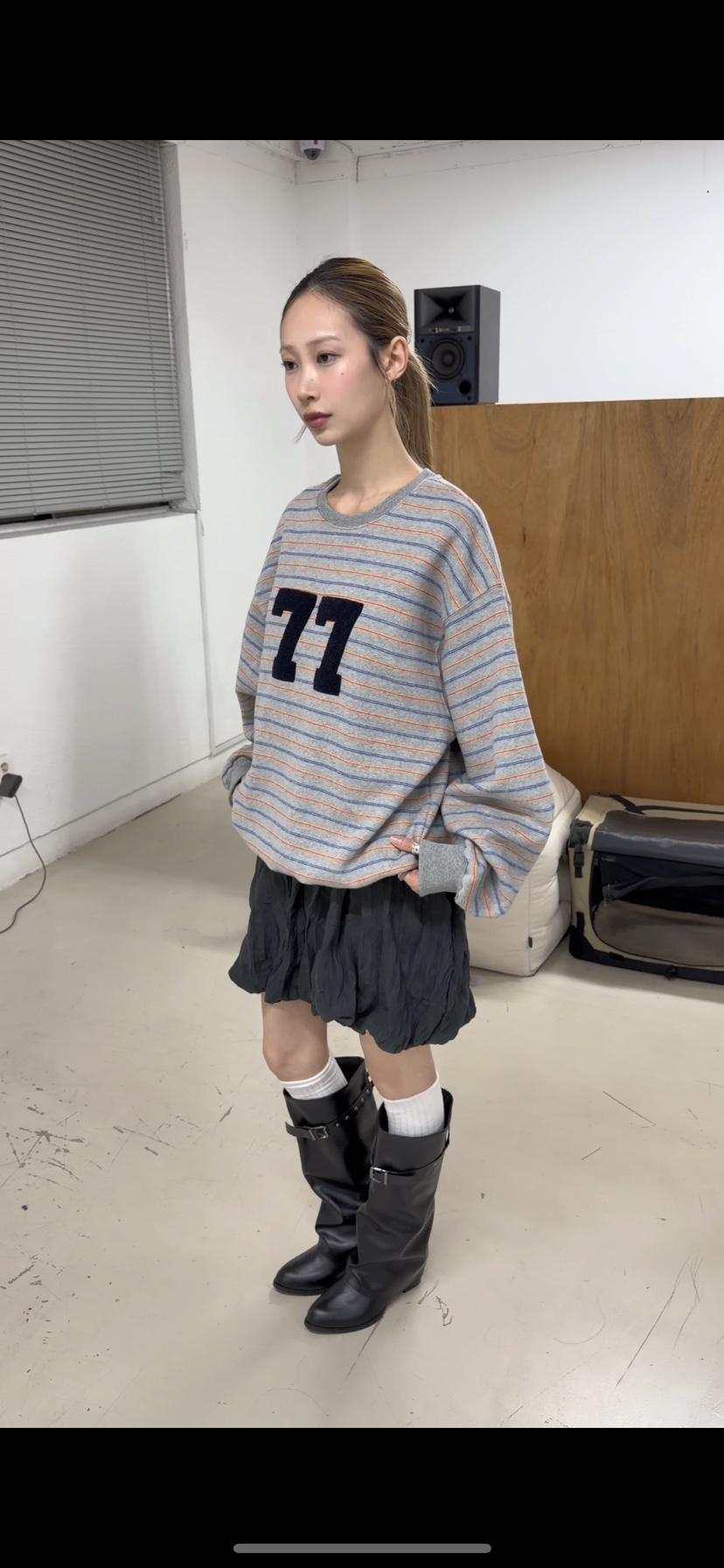 77韓國代購26秋季條紋植絨數字圓領落肩衛衣落肩圓領寬松羅紋77衛衣
