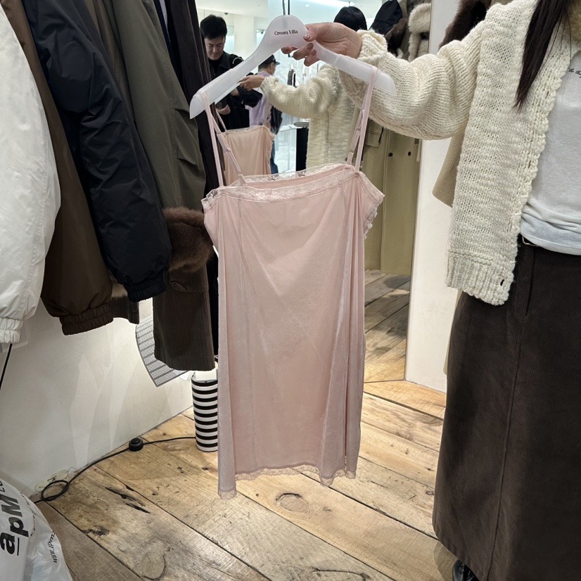 CREAM VILLA韓國代購26秋冬絲絨蕾絲吊帶裙連衣裙天鵝絨蕾絲紐CREAM VILLA連衣裙圖色1