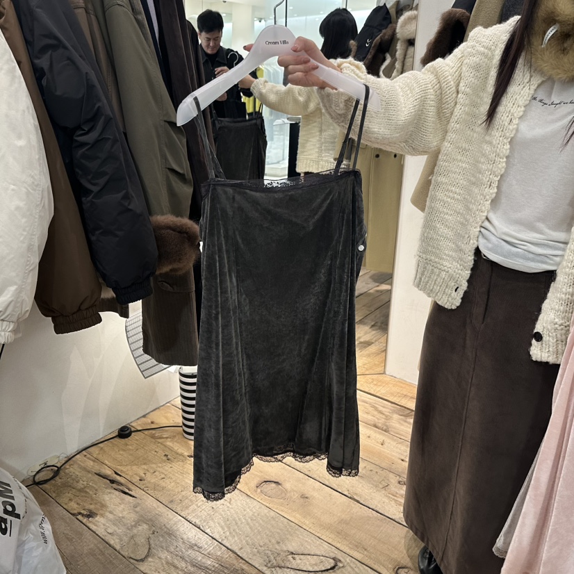 CREAM VILLA韓國代購26秋冬絲絨蕾絲吊帶裙連衣裙天鵝絨蕾絲紐CREAM VILLA連衣裙圖色3