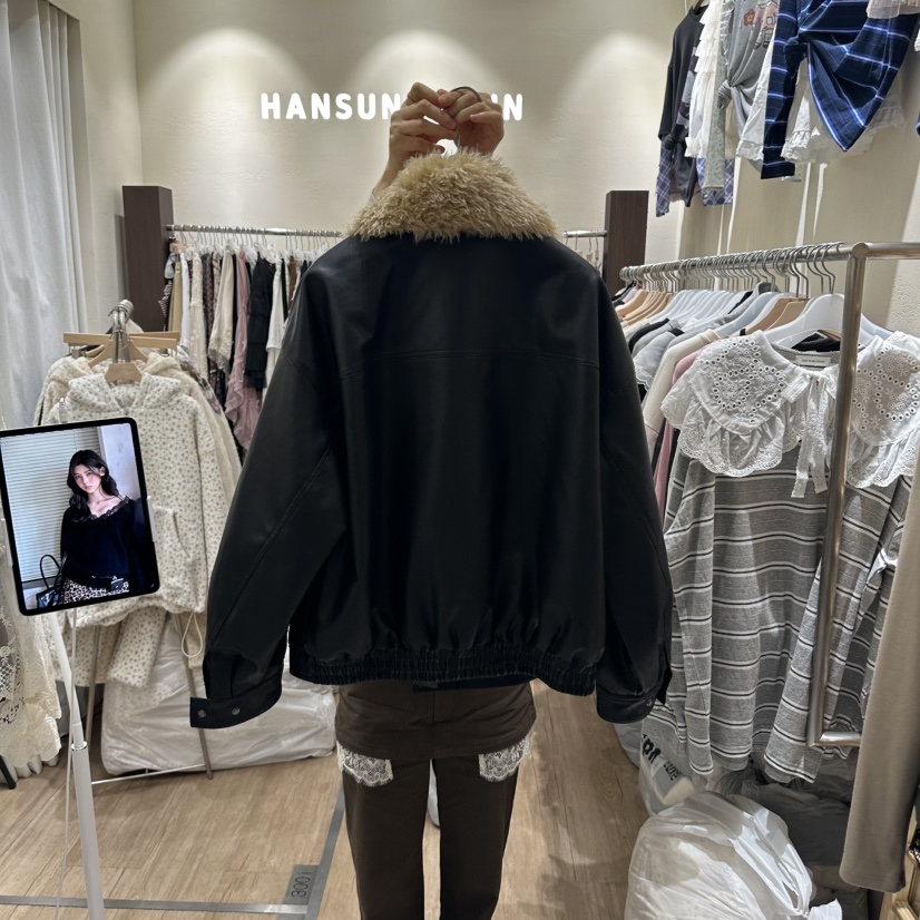 HANSUNGHYUN韓國直郵26秋冬毛領寬松皮衣外套單排扣皮革落肩寬HANSUNGHYUN皮衣