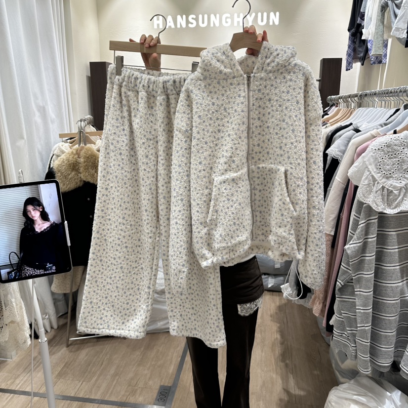 HANSUNGHYUN韓國直郵26秋冬碎花毛絨連帽套裝可調節直筒褲加絨HANSUNGHYUN套裝圖色2